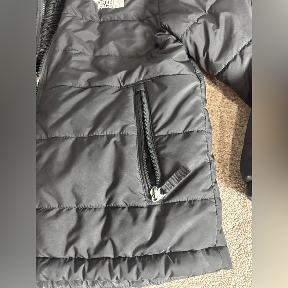 North Face Boy’s Reversible Puffer Sherpa Jacket Black Boy’s Large 12 - Picture 13 of 14